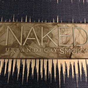 Urban Decay Naked Smoky Eyeshadow Palette